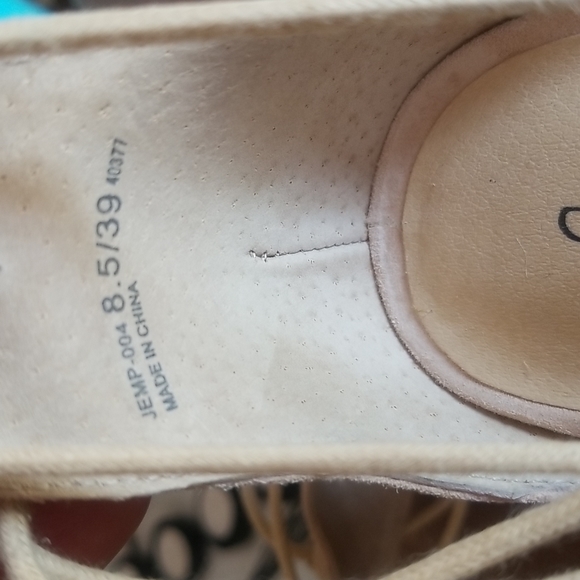 Wrap around Heels - Picture 5 of 7